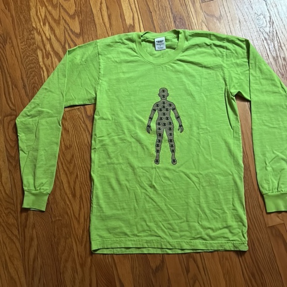 Everybody.World green long sleeve tee ‘S’ eye covered man graphic